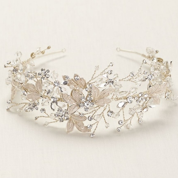 MOLDABLE CRYSTAL EMBELLISHED TIARA. - Picture 4 of 8